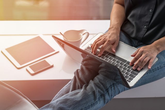 未経験フリーターからプログラマーに就職したい!業務内容・向き不向き・おすすめ勉強サイトを徹底解説!