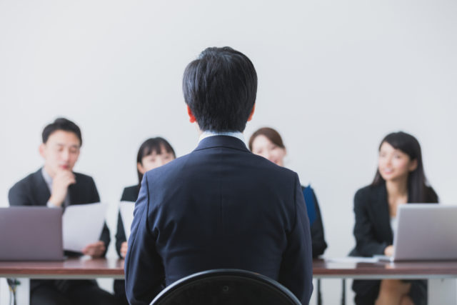 受けた一社でそのまま内定!既卒男性が実践した「量より質」の面接術