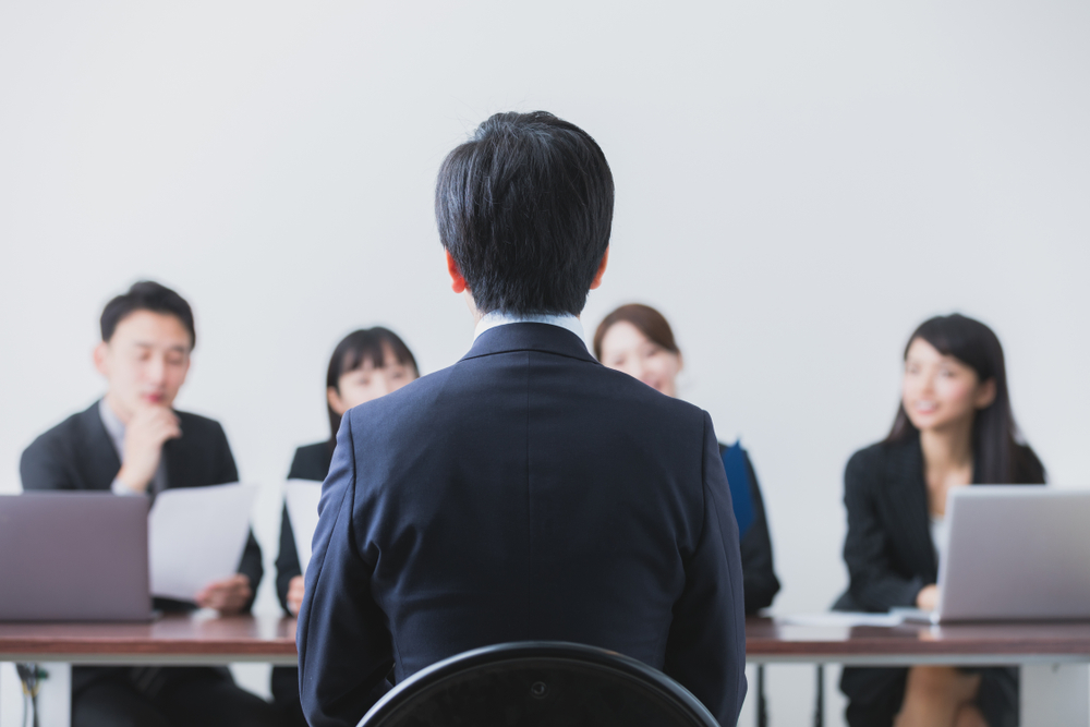 受けた一社でそのまま内定!既卒男性が実践した「量より質」の面接術